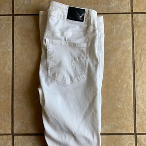 🦅American Eagle White Skinny Jeans
